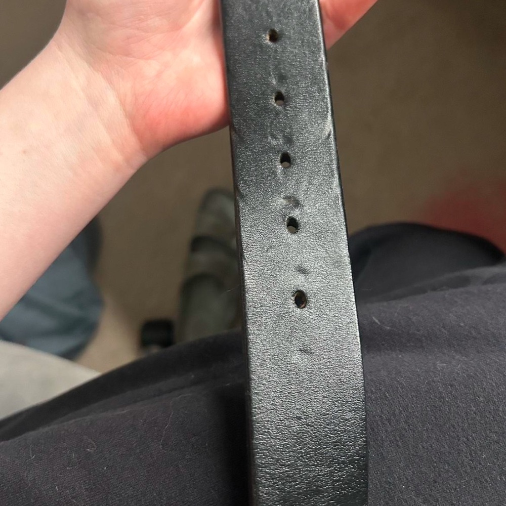 Black leather belt with brass detail - Picture 3 of 4